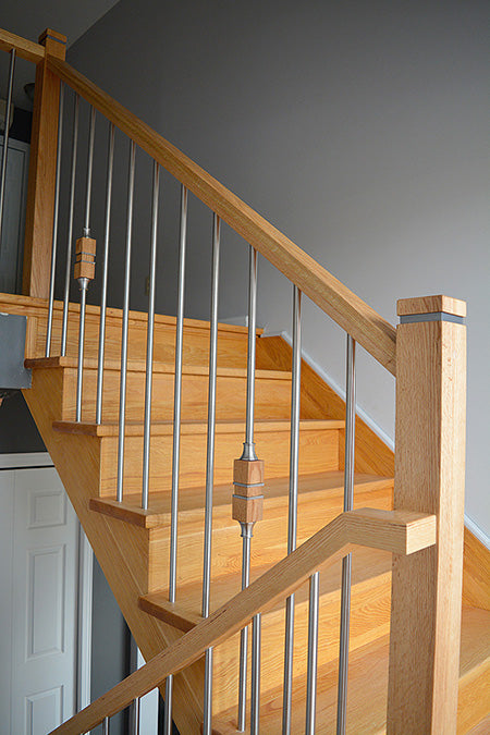 rampe d'escalier en bois et en inox